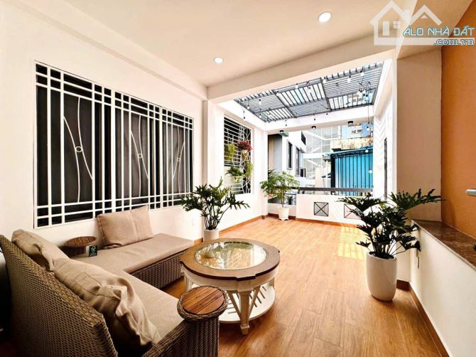 Cạnh Mặt Tiền Lý Chính Thắng 40m2 Quận 3 Giá 8,9 tỷ - Giá còn thỏa thuận - 10