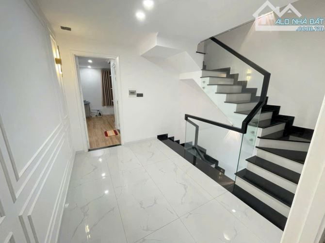 Bán nhà đẹp. Hẻm xe hơi. Khu dân cư Sài Gòn Mới. Dt 4x20m. 4 tầng. Giá 6.8 tỷ - 10
