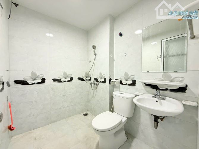 Bán nhà mặt đường Vũ Chí Thắng 3 tầng 26m 3 tầng giá 3 tỷ 250 - 10