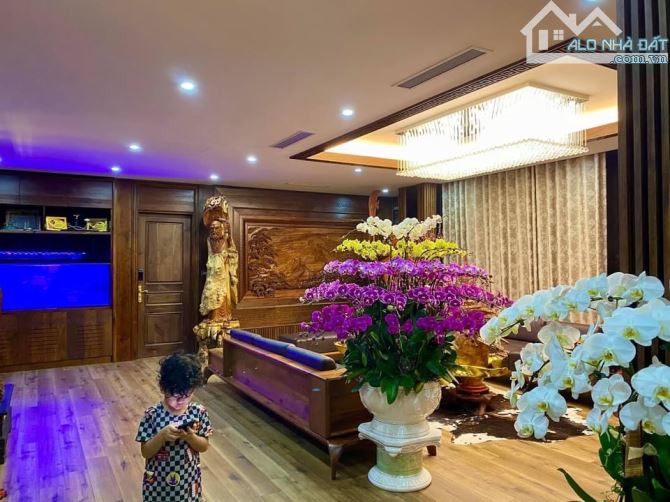Bán Biệt thự Việt Hưng cạnh trường liên cấp Marie Curi Long Biên nhỉnh 50 tỷ - 1