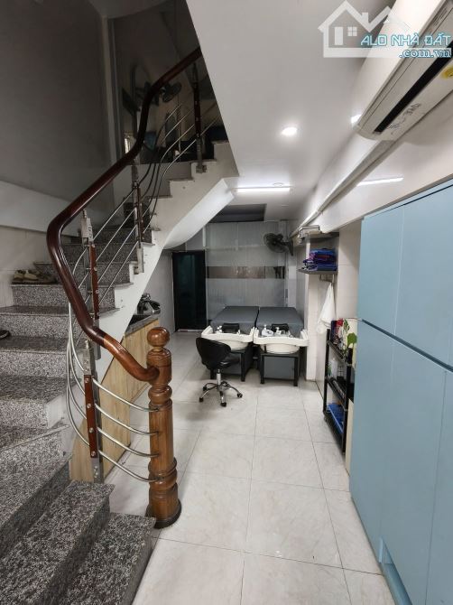 Bán nhà mặt phố Văn Chương, DT 43m, 5 tầng, MT 3.4m, giá 13 tỷ.