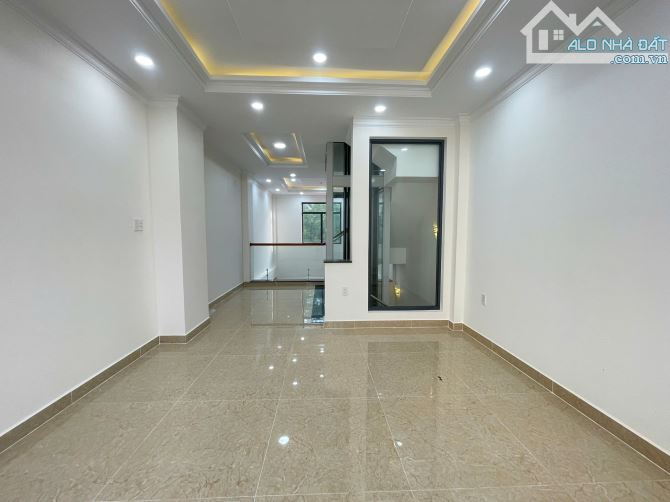 Nhà khu đồng bộ ven sông Sài Gòn, đường thông 9m, 500m ra khu đô thị Vạn Phúc - 1