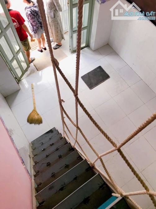 CHO THUÊ PHÒNG NGUYỄN VĂN QUÁ, P.ĐÔNG HƯNG THUẬN Q12 (SAU LƯNG GIÁO XỨ CHỢ CẦU) - 1