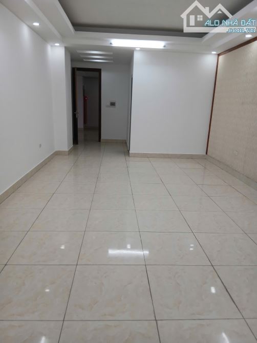 Cho thuê Văn phòng tại Đường Đội Cấn, Ba Đình, Hà Nội, 10 triệu, 45 m2 - hàng hiếm giá cực - 1
