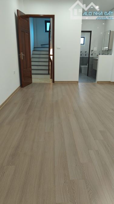 NHÀ MỚI BẮC TỪ LIÊM 35M2 - 5 TẦNG - NHỈNH 5 TỶ.Ô TÔ ĐỖ CỔNG, GẦN ĐƯỜNG 70 - 1