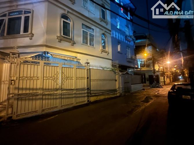 Bán Nhà Phân Lô Ô Tô Tránh Trung Tâm Cầu Giấy 72m2 Lô Góc 3 Mặt Thoáng Mặt Tiền Rộng 11m - 1