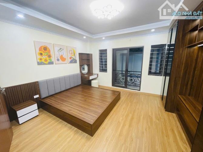 NHÀ MỚI KÍNH KOONG - GẦN PHỐ - FULL NỘI THẤT HIỆN ĐẠI - ĐỦ CÔNG NĂNG - TIỆN ÍCH NGẬP TRÀN - 1