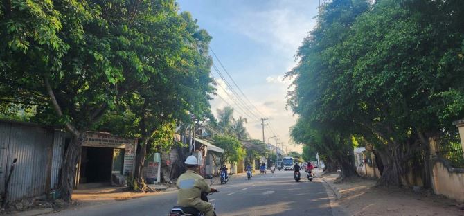 🔥NHÀ MẶT TIỀN NGUYỄN KHUYẾN CÓ SẴN DÒNG TIỀN GIÁ LẠI CỰC TỐT 🔥 - 1