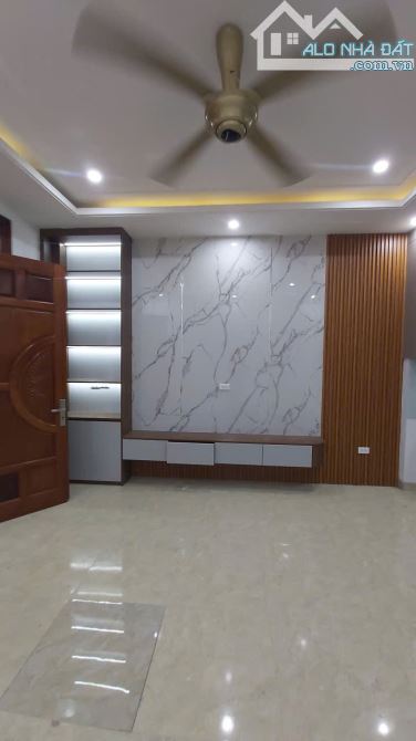 BÁN NHÀ 5T GẦN SÂN BÓNG MẬU LƯƠNG - HÀ ĐÔNG - 30M2 - GIÁ CHƯA ĐẾN 6 TỶ - 1