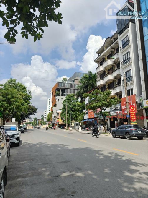 Duy nhất căn 7 tầng thang máy lô góc Mặt Phố Cát Linh, full nội thất, cực đẹp. Giá 24 tỷ - 1