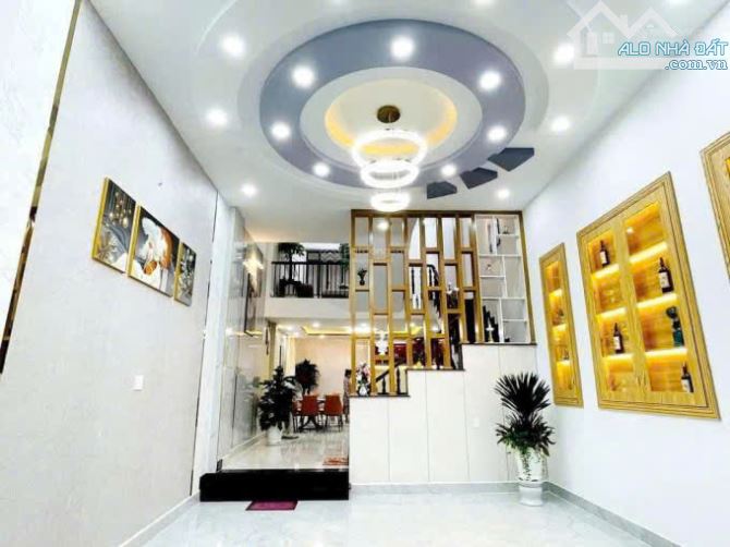 Cần bán gấp nhà 56m2 ngay Dương Quảng Hàm, Gò Vấp. Giá: 2 Tỷ 520 tr, hẻm xe hơi 5m, sriêng - 1