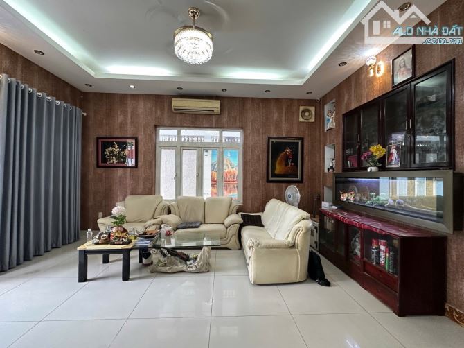 Biệt thự KDC Him Lam Trung Sơn Bình Chánh - Có hầm xe - 4 tầng - 250m2 -  10 P-Giá 63.5 tỷ - 1