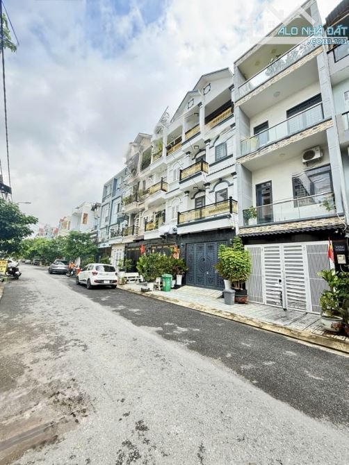 MẶT TIỀN KDBB - 4 TẦNG - 4❌16M - ĐƯỜNG 12M CÓ LỀ - HUỲNH THỊ ĐỒNG - SÁT PMH - HƠN 7TỈ - 1