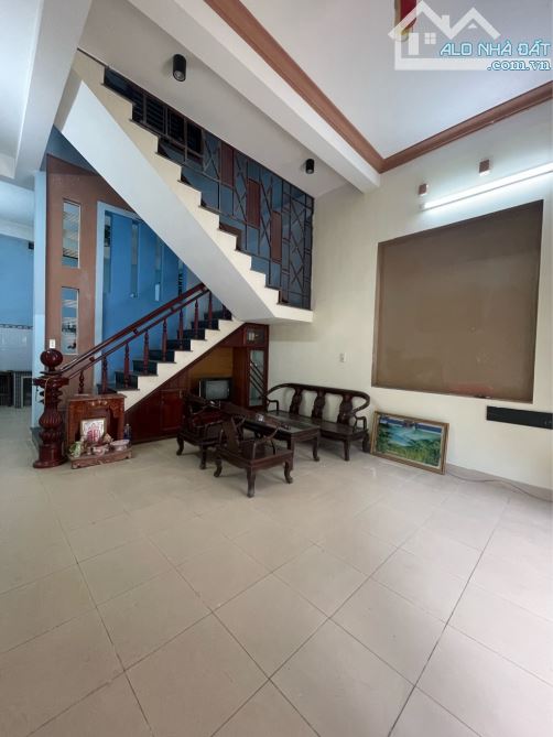 🎉🎉BÁN NHÀ 2 TẦNG CÁCH ĐƯỜNG CÙ CHÍNH LAN, 1 CÁI NHÀ, Ô TÔ ĐẬU ĐỖ KHÔNG PHIỀN ĐẾN AI - 1
