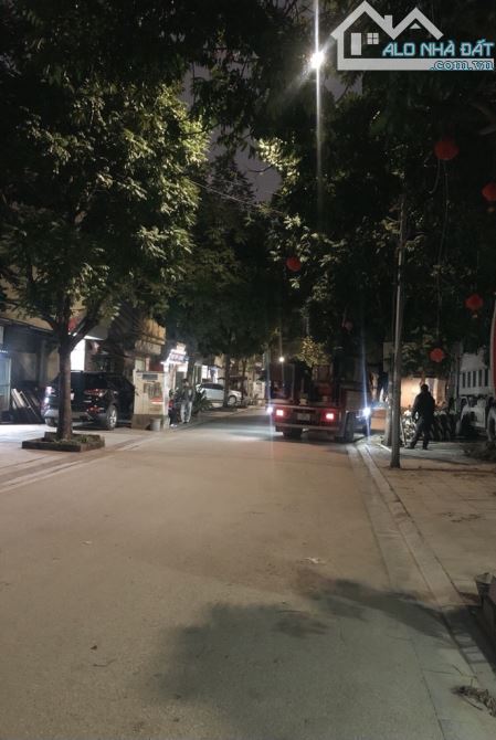 PHÂN LÔ – VỈA HÈ – Ô TÔ TRÁNH – KINH DOANH SẦM UẤT ĐA SỸ HÀ ĐÔNG 50M 7 TẦNG – 13 PHÒNG CHO - 1