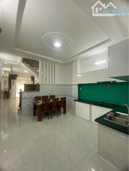 Nhà cần bán gấp hẻm 1/ Đường Lý Chính Thắng, Q3, DT 56m2 giá 4 Tỷ 350 (TL), Sổ Hồng Riêng - 1