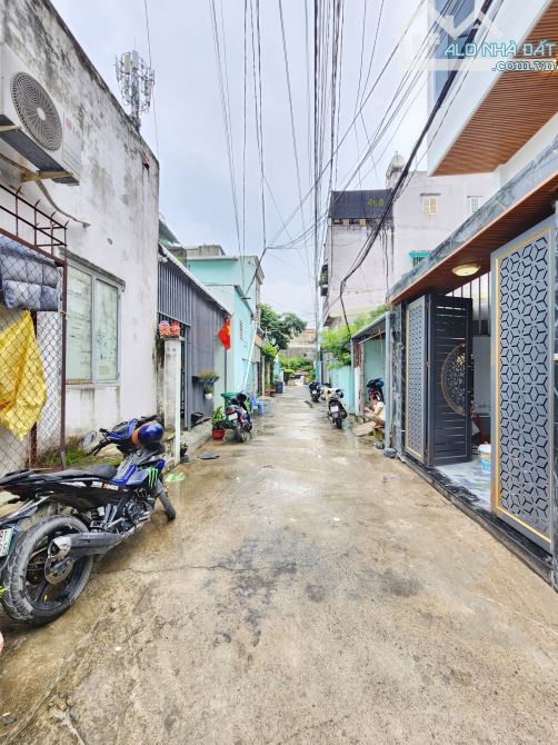 7,441 Tỷ🔥Bán đất tặng nhà C4 và 10 phòng trọ, Hẻm đường Bình Hòa 24, p.Bình Hòa_Thuận An - 1