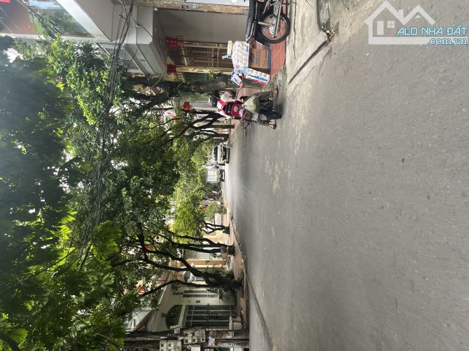 đa sỹ 36m 4t, phân lô bàn cờ,ngõ rất to,ô tô tránh,dừng đỗ ngày đêm 20m,sát phố,an sinh - 1