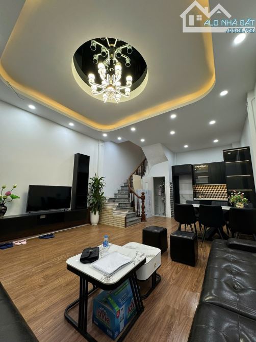 Hiếm - Phố Nghĩa Tân, Duy Nhất 1 Căn Bán, 57m2 4 Tầng OTO Tránh, Cách Phố 20m 17.8 tỷ - 1