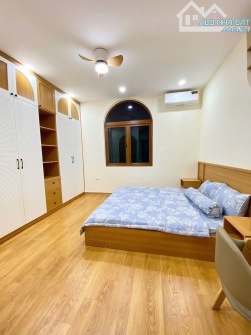 Bán nhà Xuân La, 40m x 5 tầng, tặng nội thất, nở hậu, ô tô đỗ, gần hồ tây - 1
