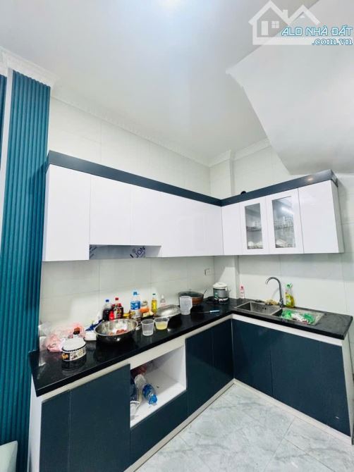 6 TỶ TO . 20M RA PHỐ Ô TÔ CHẠY . BA GÁC ĐỖ CỬA . 33M2 . 5 TẦNG KHUNG CỘT CHẮC CHẮN. MỚ - 1