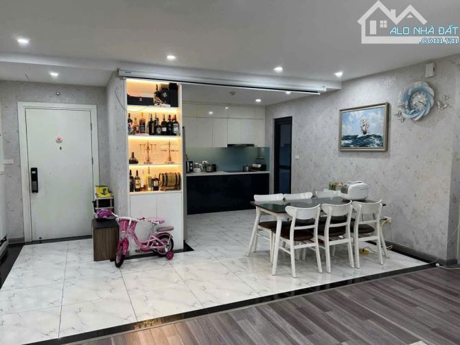 Bán căn hộ CCCC trục chính Hồ Tùng Mậu căn góc, bếp rộng, 3 ngủ, sẵn sổ 145m2 nhỉnh 11 tỷ - 1