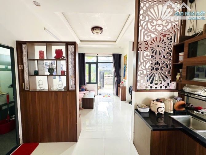 CHỈ VỚI HƠN 2 TỶ CÓ NGAY NHÀ 2 PHÒNG NGỦ ĐẦY ĐỦ NỘI THẤT GẦN KQH BÀU VÁ - 1