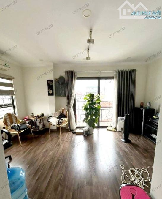 BÁN NHÀ CẦU GIẤY 56,5m2 × MT 5m. HAI THOÁNG - 2 Ô TÔ TRÁNH ĐỖ TRƯỚC NHÀ - VĂN PHÒNG - 1