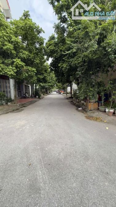 ĐẤT PHÂN LÔ - KINH DOANH - BIÊN GIANG – 50m - MẶT 5m - VỈA HÈ - SÁT QL6 – 3.9 TỶ - 1