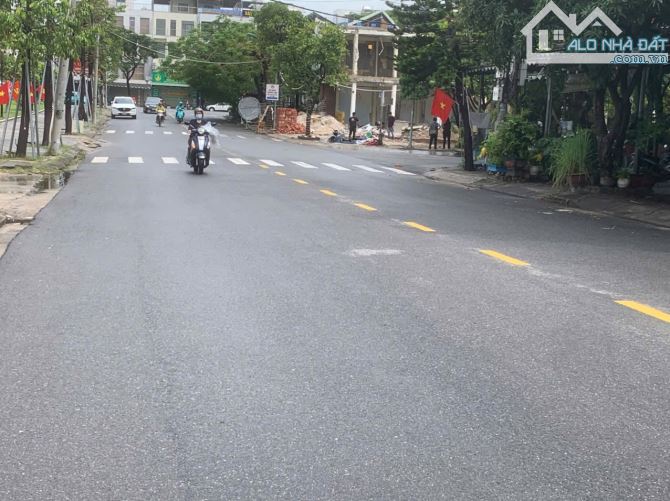 🏡 Bán Nhà 2 Tầng Mặt Tiền Phú Thạnh 7 – View Công Viên - Đường 10.5m lề 5m  📍 Vị trí đắc