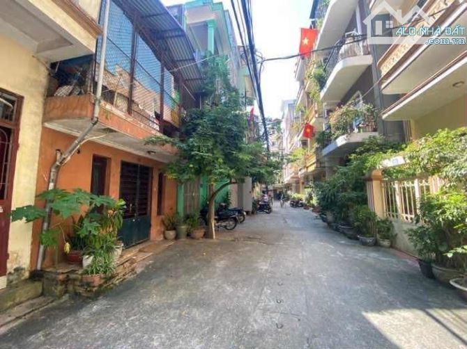 Nghĩa Tân - 1 mặt phố 1 mặt ngõ - Kinh doanh sầm uất💥DT 77m2 - MT 4.7m - 1