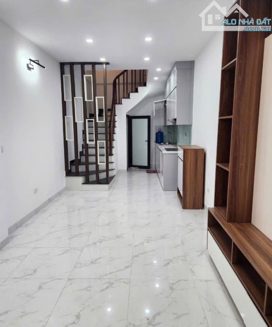 HIẾM - MẶT NGÕ KHƯƠNG ĐÌNH - NHÀ MỚI HƠN 9 TỶ - Ở ĐƯỢC LUÔN . - 1