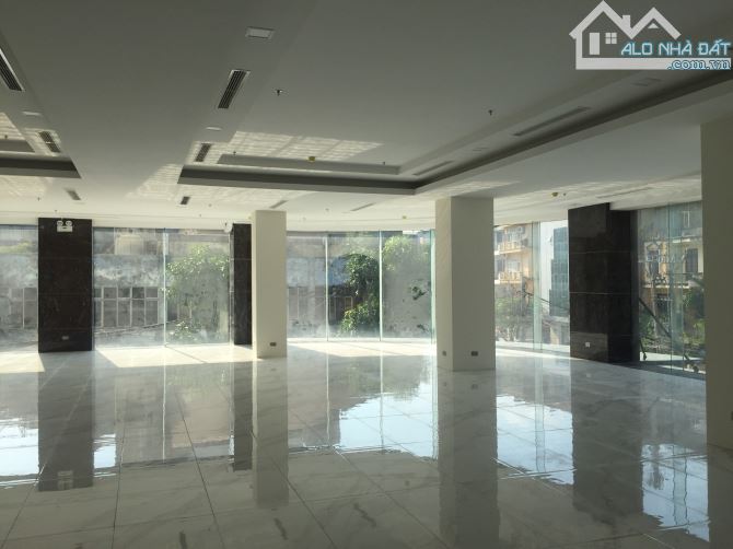 Cho thuê văn phòng phố nguyễn thiệp,hoàn kiếm,hà nội,dtsd 210m2,thông sàn,giá 35tr/tháng - 1
