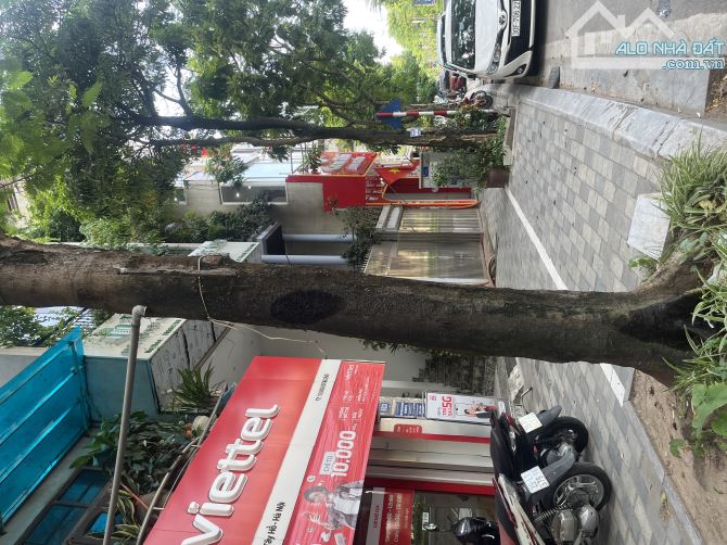 NGUYỄN XUÂN KHOÁT BẮC TỪ LIÊM NHÀ CẤP 4 HAI THOÁNG VĨA HÈ 15M 180M MẶT TIỀN 10M GIÁ 81 TỶ - 1