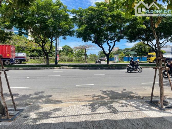 VIP! BÁN ĐẤT TẶNG NHÀ 2 TẦNG 135M2 - 13,43 TỶ - MT LÊ VĂN HIẾN - Q. NGŨ HÀNH SƠN - 1