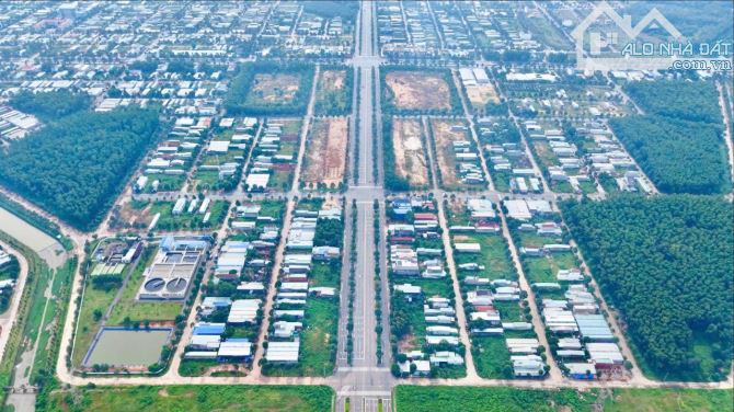 CHÍNH CHỦ  BÁN GẤP LÔ  ĐẤT MẶT TIỀN VÀNH ĐAI 4 - BÌNH DƯƠNG( CŨ ) Nay thuộc Tp Hồ Chí Minh - 1