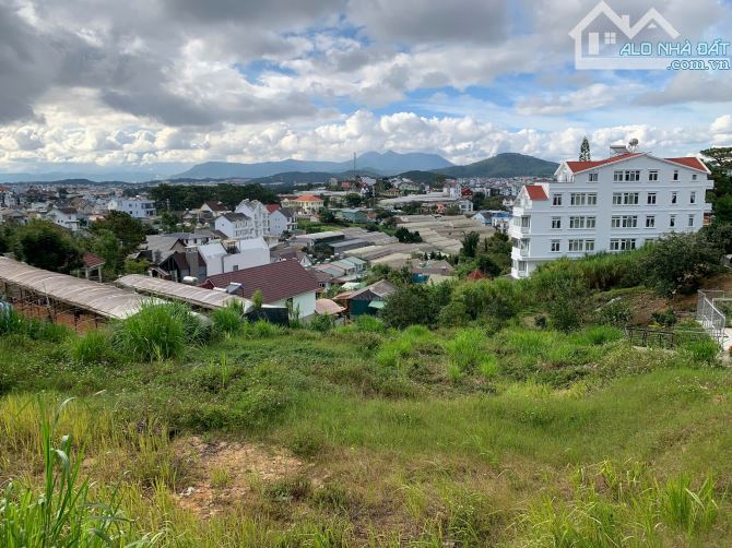 * Đất biệt thự  khách sạn, đường Trịnh Hoài Đức, P11, Tp Đà Lạt. - 1238m2 -  62 tỷ - 1