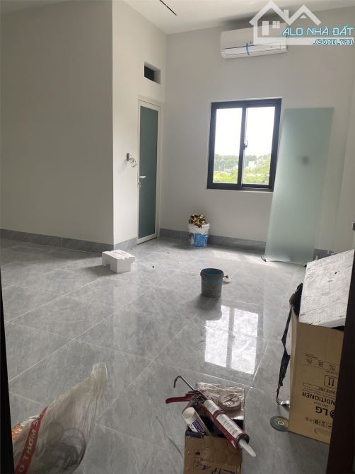 BÁN NHÀ MỚI XÂY - VỊ TRÍ VÀNG - TẶNG FULL NỘI THẤT - DĨ AN - 1
