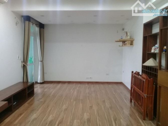 Cho thuê căn hộ CC Viện Bỏng, 65m2, 2 ngủ, đồ cơ bản, giá 7.5 triệu/tháng - 1
