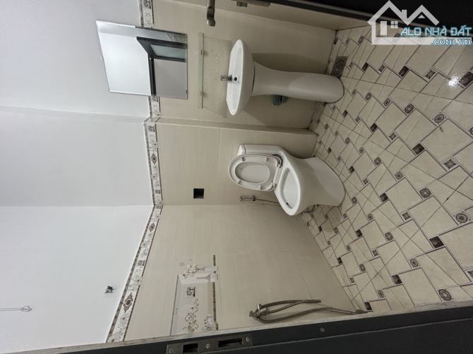 NHÀ MỚI 2 TẦNG – 40M² – GẦN BẾN XE MIỀN ĐÔNG MỚI – GIÁ 2 TỶ - 1