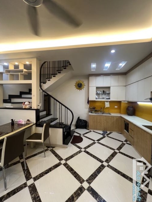 Ô tô tới cửa nhà đẹp ở ngay 40m x 5 tầng , ngõ 67 Nguyễn văn cừ giá 8.x tỷ - 1