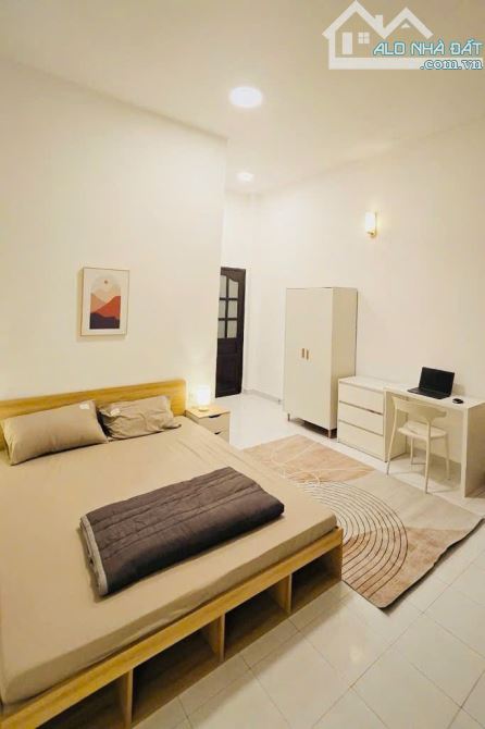 Siêu hiếm P.17 - Bán gấp nhà 3 tầng 60m2 (4,5m x 14m) - Hẻm 6m dòng tiền 40tr/tháng - 1