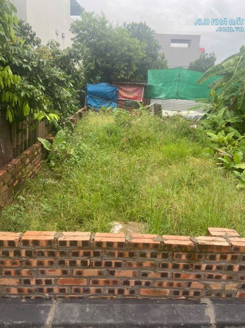 Bán đât Bìa Làng Mai Lâm Đông Anh- 3 gác tránh  -42m sổ vuông nở hậu nhẹ  - nhỉnh 3 tỷ - 1