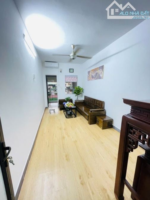 Căn hộ tập thể bộ công an 80m , ô tô chạy quanh. - 1