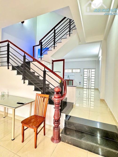 Quá rẻ chỉ 98tr/m2! Sở hữu ngay nhà 4 tầng 86m2 - ngang đẹp 4.3m ngay chợ Bà Chiểu giáp Q1 - 1