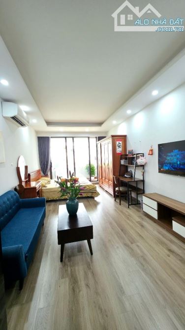 Bán tập thể Nguyễn Chí Thanh 50m2 - view mặt phố full nội thất nhà ở ngay - 1
