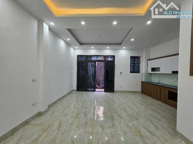 Bán Nhà Hoàng Mai 42m2 xây mới 4 tầng,4 phòng ngủ,sổ đỏ riêng giá 6 tỷ. - 1