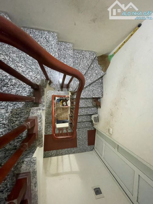 Bán nhà Lạc Long Quân , Tây Hồ diện tích 30m2 x 5 tầng , mặt tiền 3.4m giá chỉ có 13 tỷ - 1