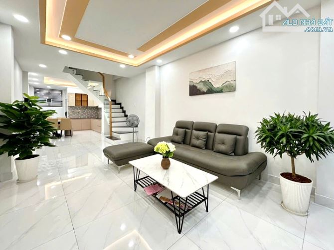 Cần bán nhà siêu đẹp 3 lầu 6 phòng ngủ hẻm xe hơi Ung Văn Khiêm - 1