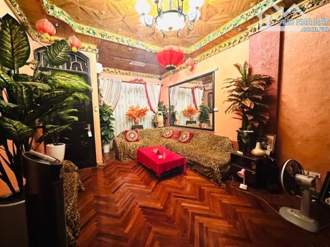Bán Nhà Phân Lô Ô Tô Vip Nhất Cầu Giấy 60m2 6 Tầng Gara Ô Tô Trong Nhà Full Nội Thất Gỗ - 1